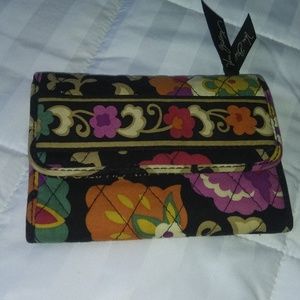 VERA BRADLEY EXPANDABLE VERSATILE WALLET
